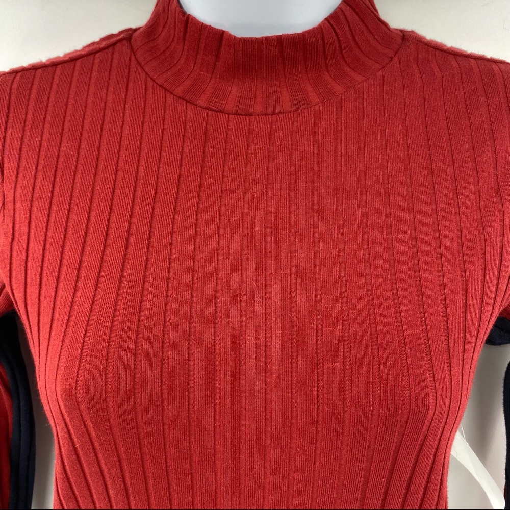 Elegant Red Ribbed Dress - Picture 8 of 13